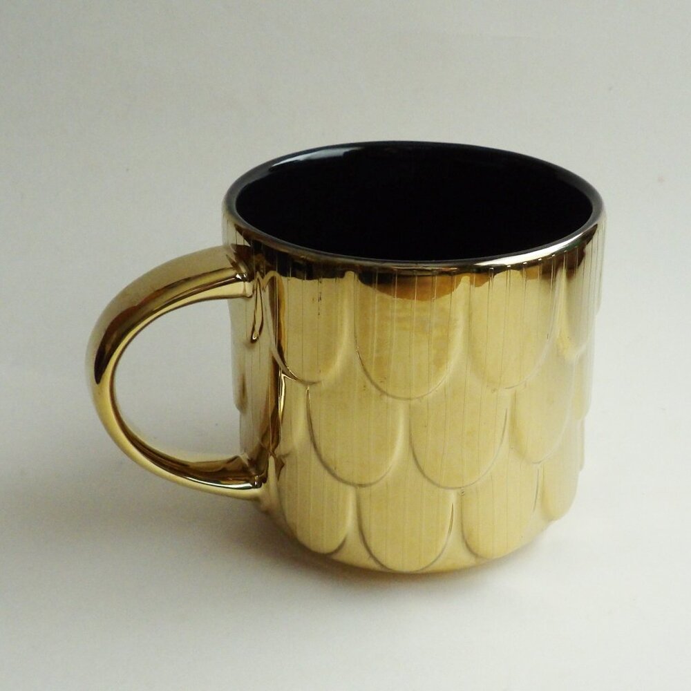 Starbucks 2019 Holiday Metallic Gold Scales Coffee Mug 14 oz. - Picture 6 of 8